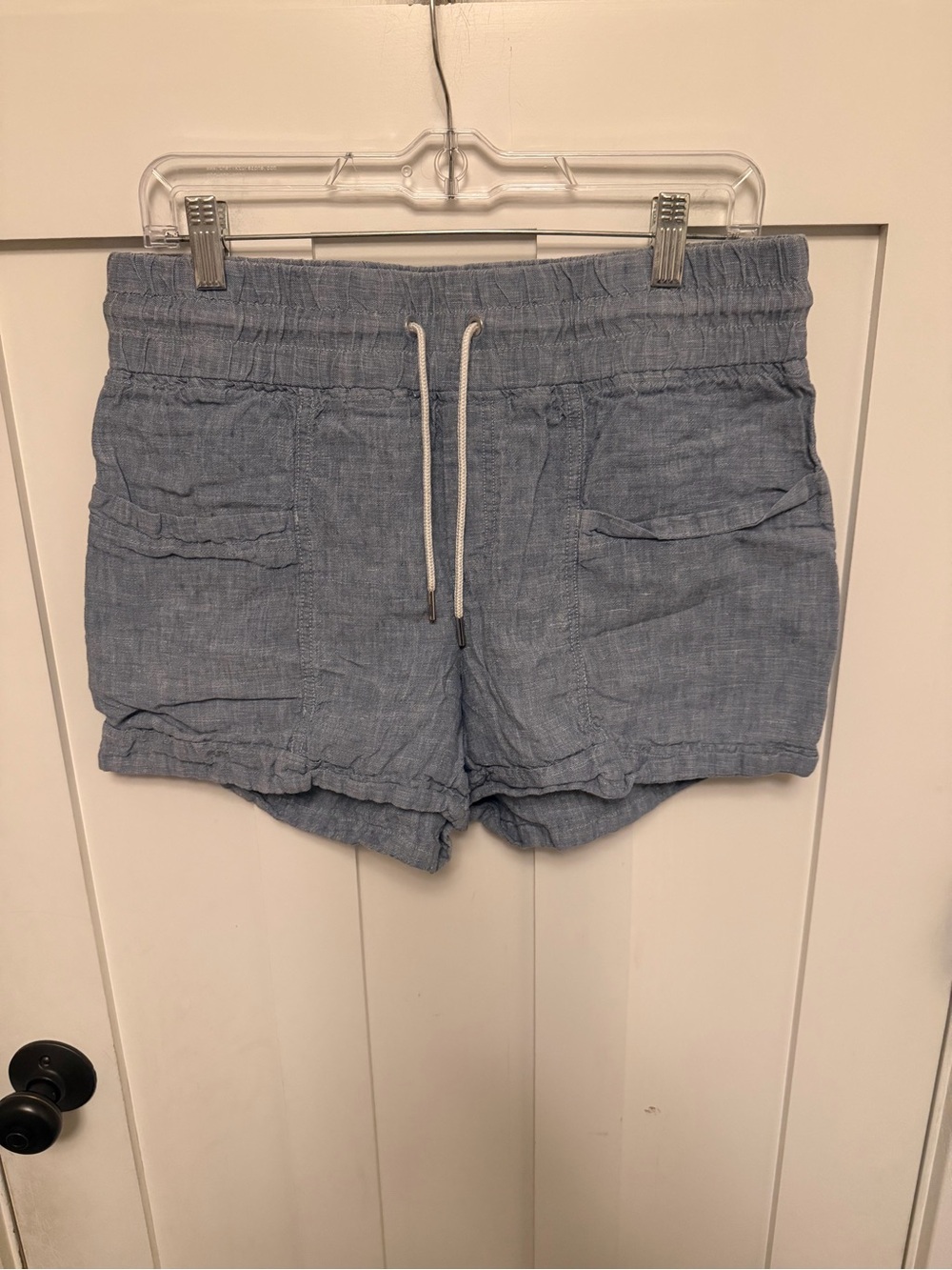 Athleta Cabo Linen Shorts Light Blue Chambray Smocked Waist Drawstring Size 10 - Picture 2 of 6